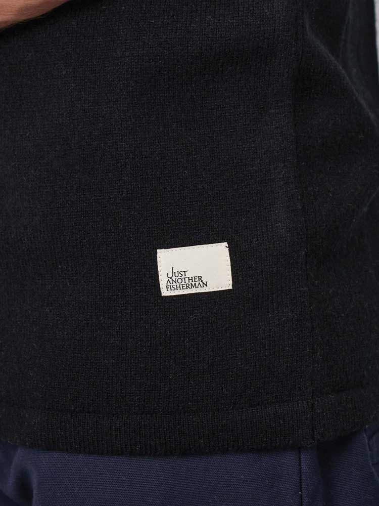 Merino Sea Tee Black - Image 4