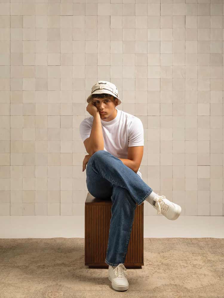 Retro 90s All White - Image 4